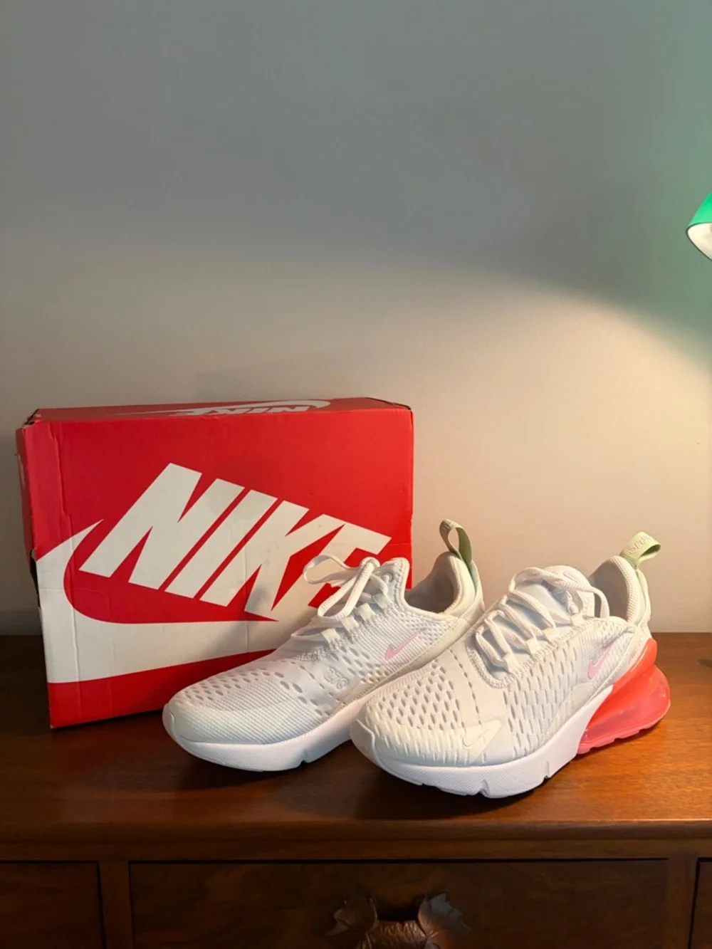 NWT Nike Air Max 270